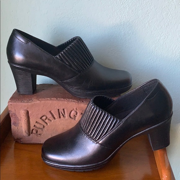 clarks 2 inch heels
